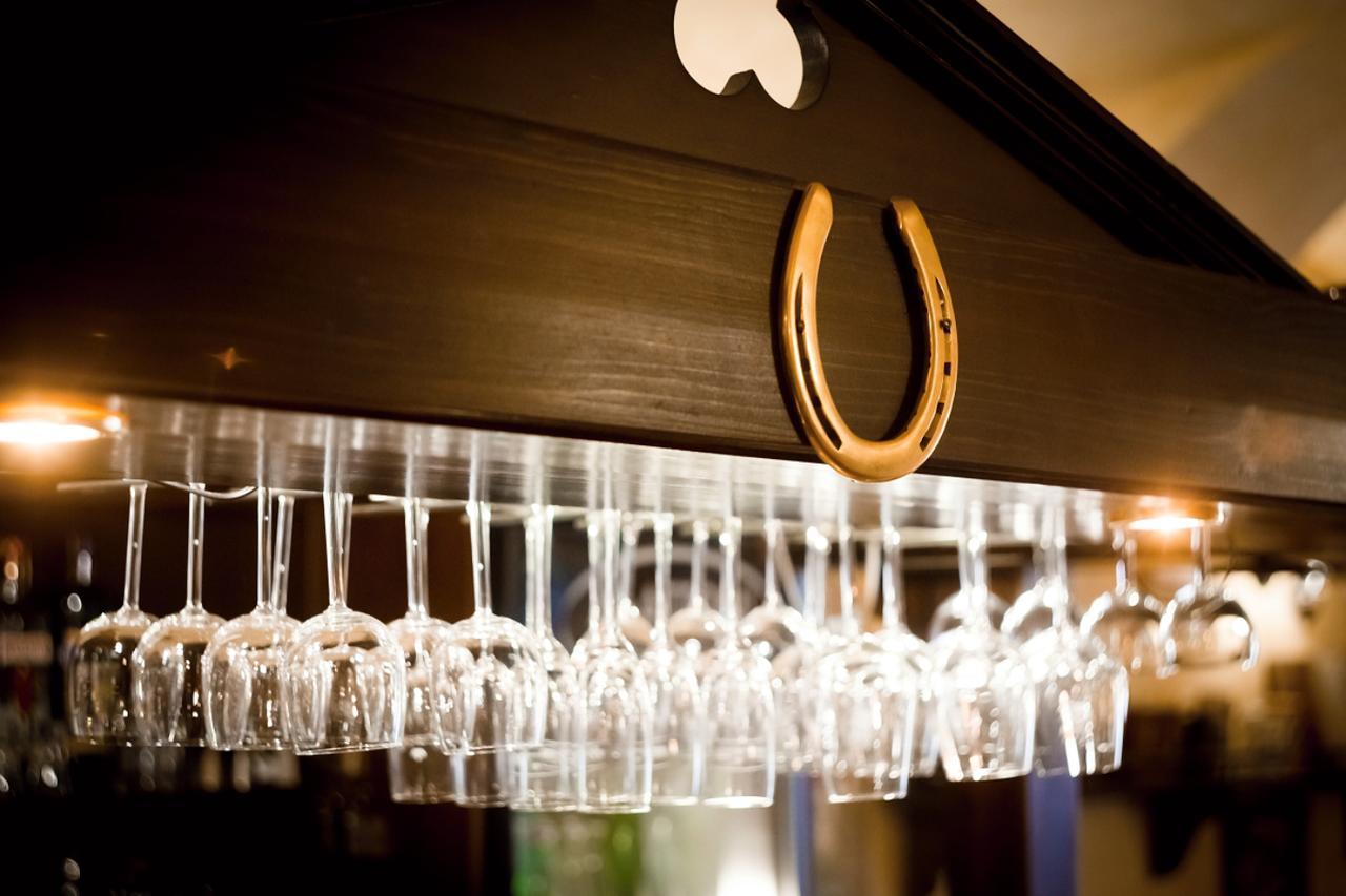 U Zlate Podkovy - At The Golden Horseshoe *