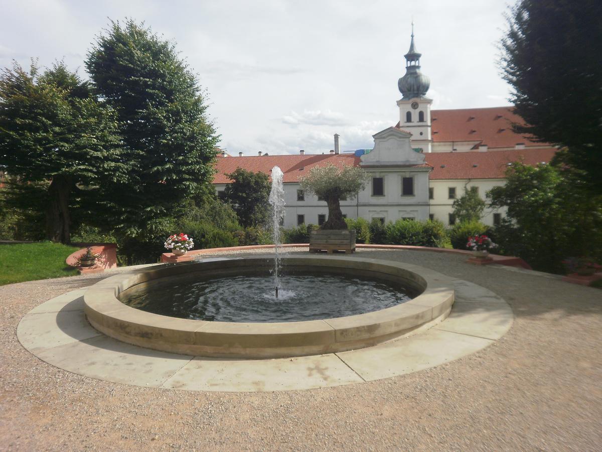 Apartricanova * Prag