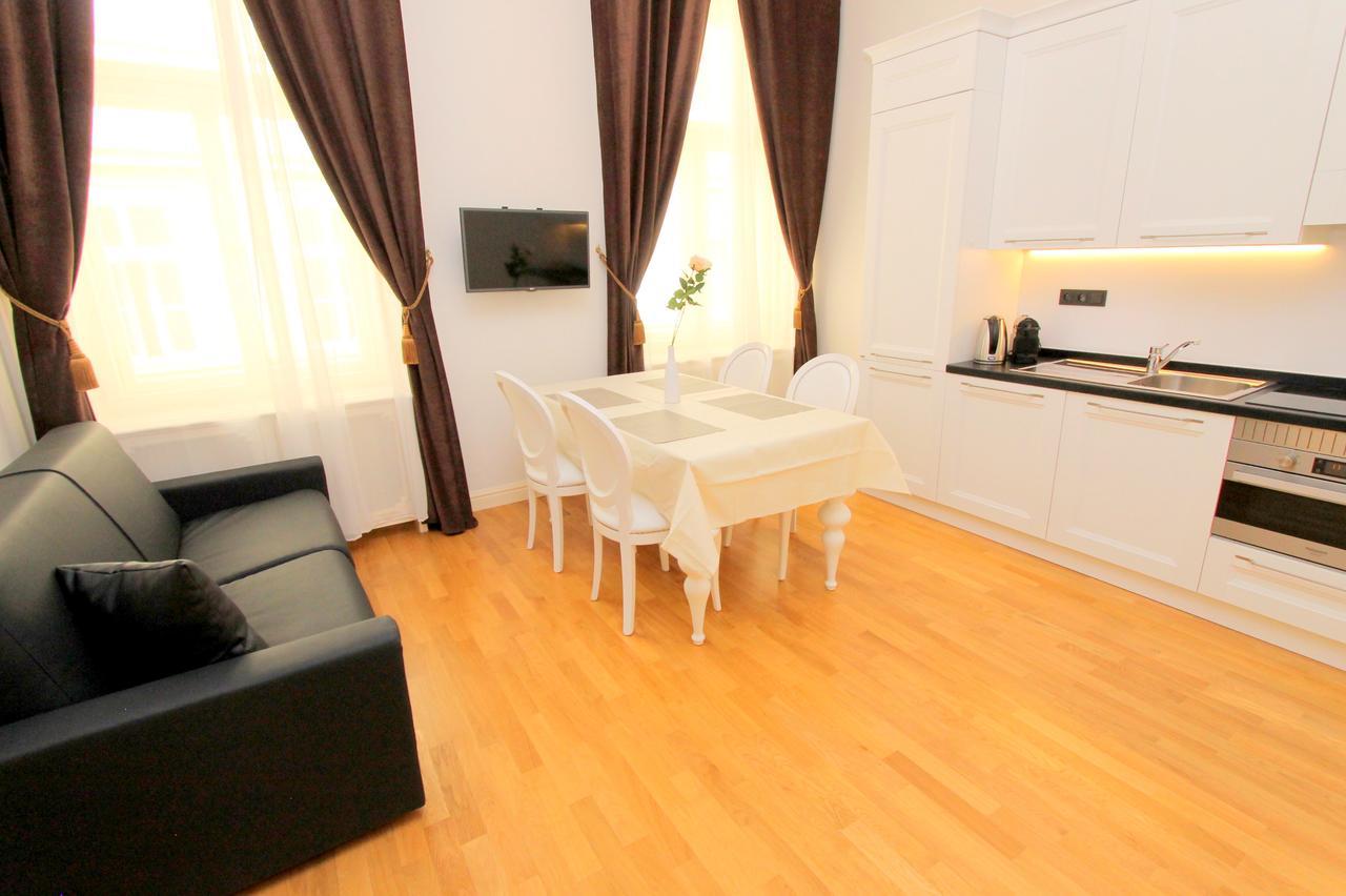Luxury Krocinova Lejlighed *