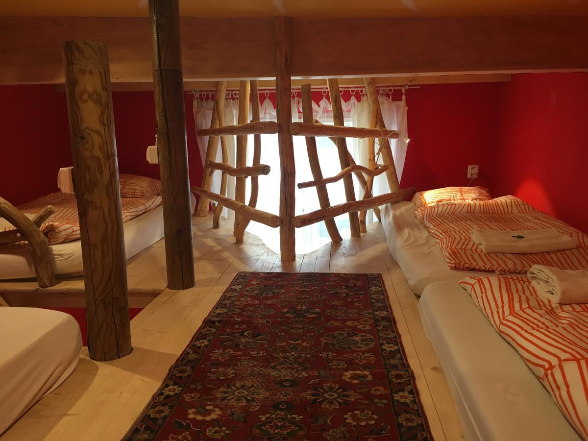 Artharmony & Hostel Prag