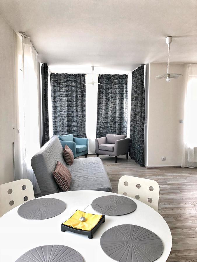 Apartment Luxury Riverside By Refa Group