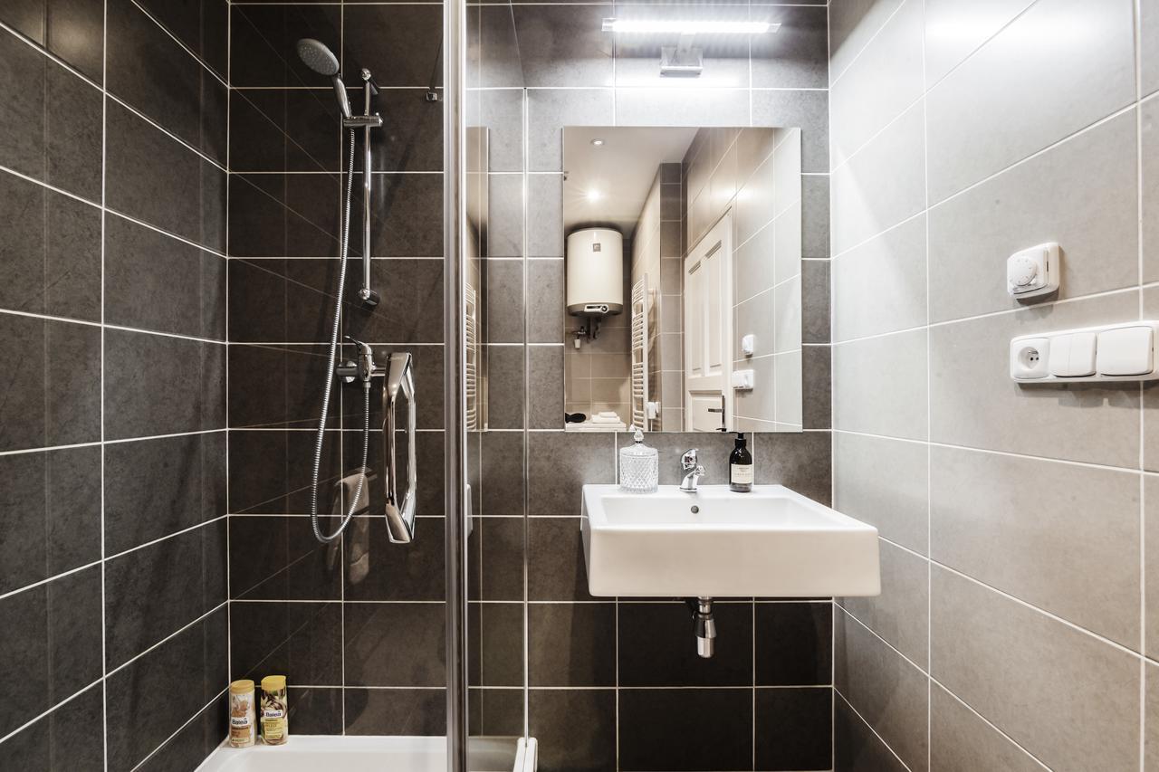 Apartment White & Woody Quadrio Apartments Prague