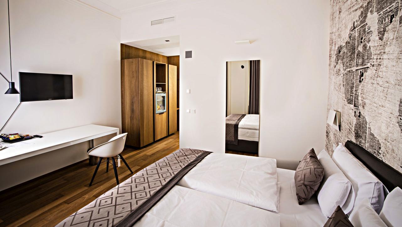 Hotell Golden Crown 4*