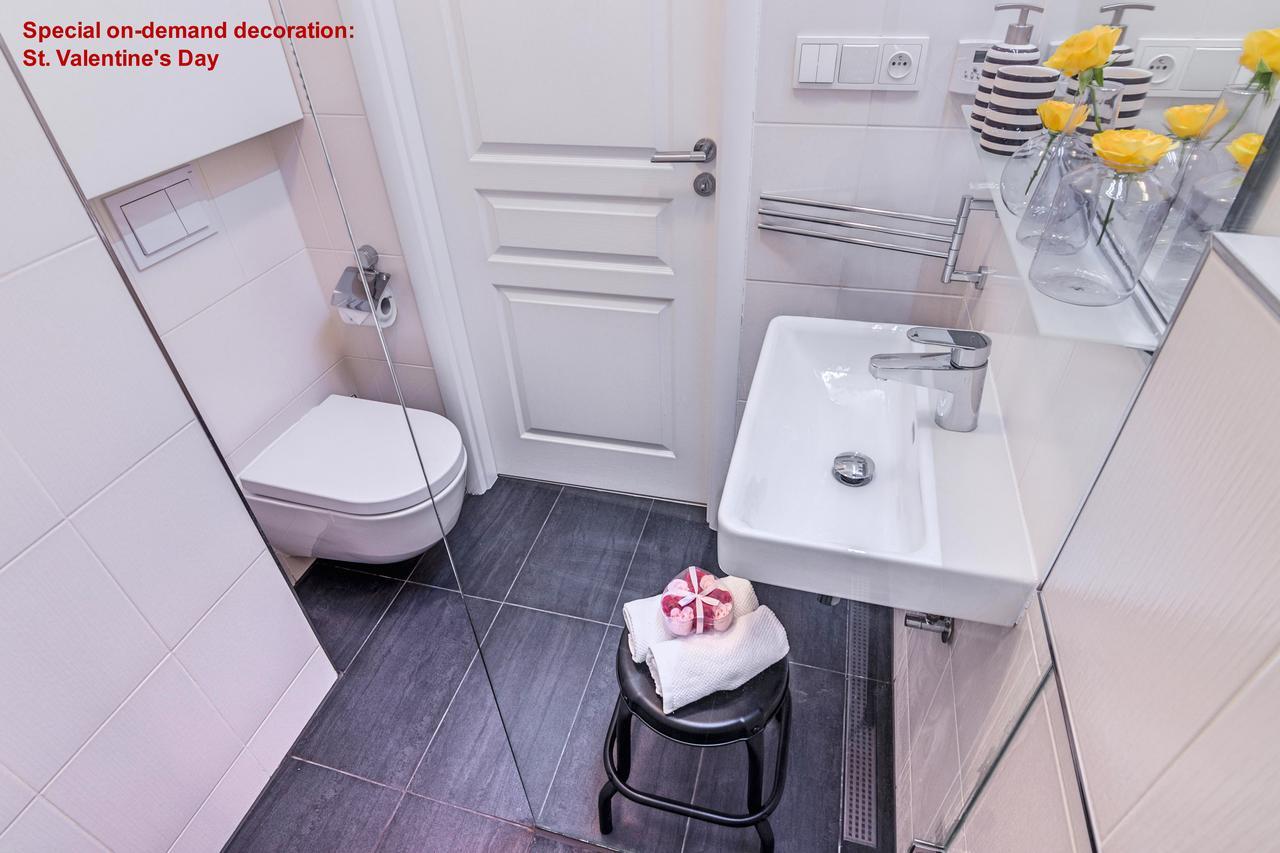 Air Conditioned Terrace Apartment *