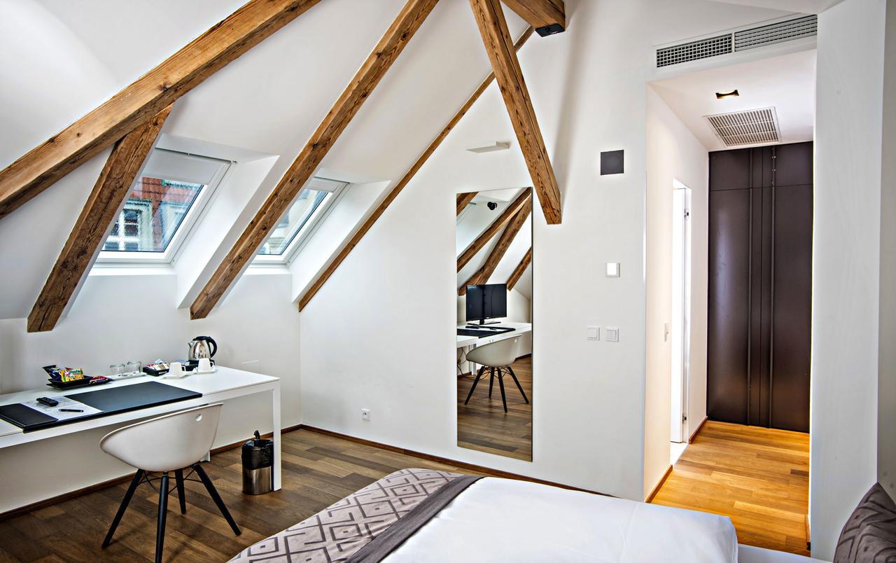 Hotell Golden Crown 4*