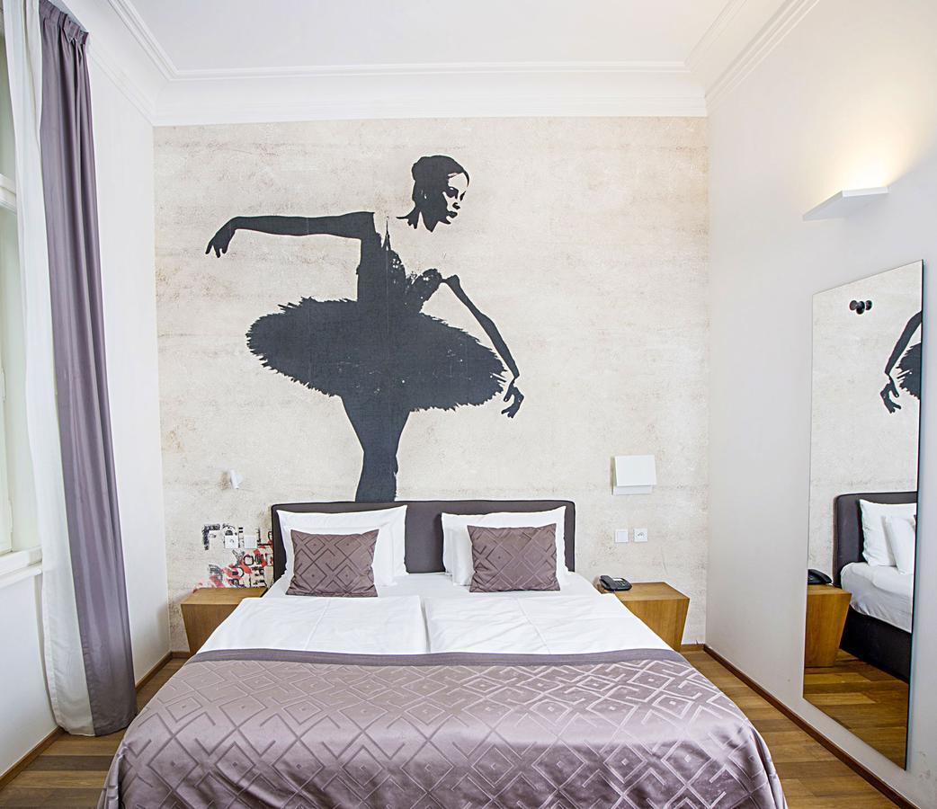 Golden Crown Hotell 4*