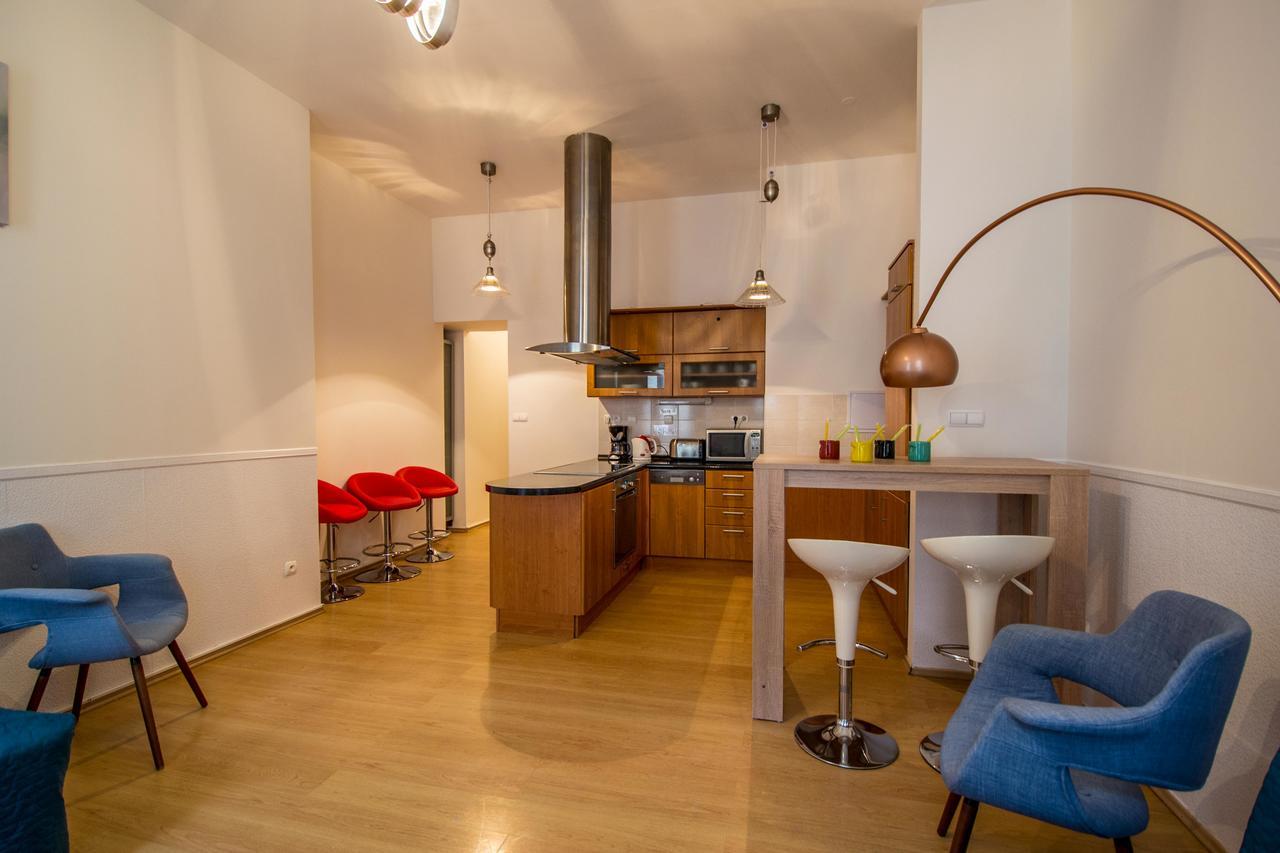 Riverside Ruterra Apartment Prag