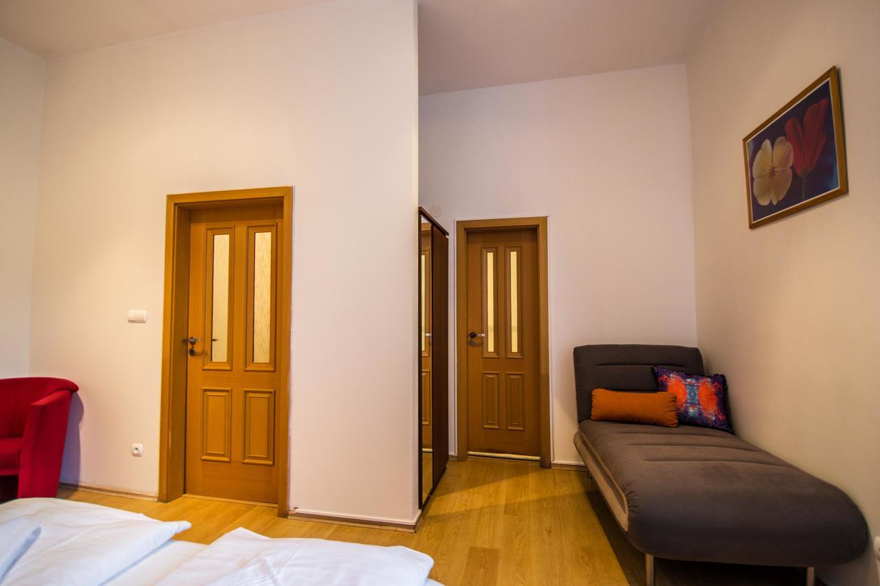 Riverside Ruterra Apartment