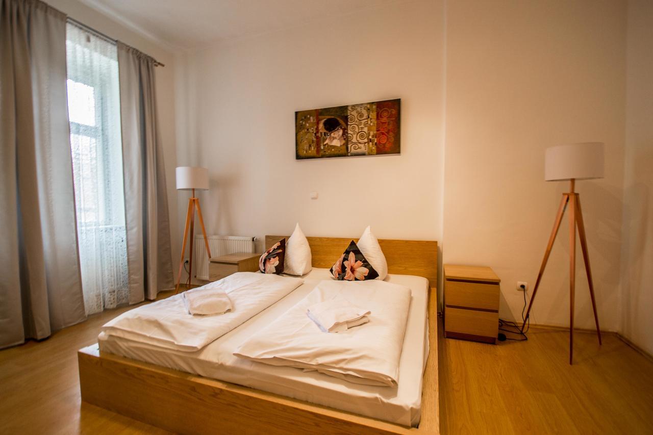 Riverside Ruterra Apartment Prag