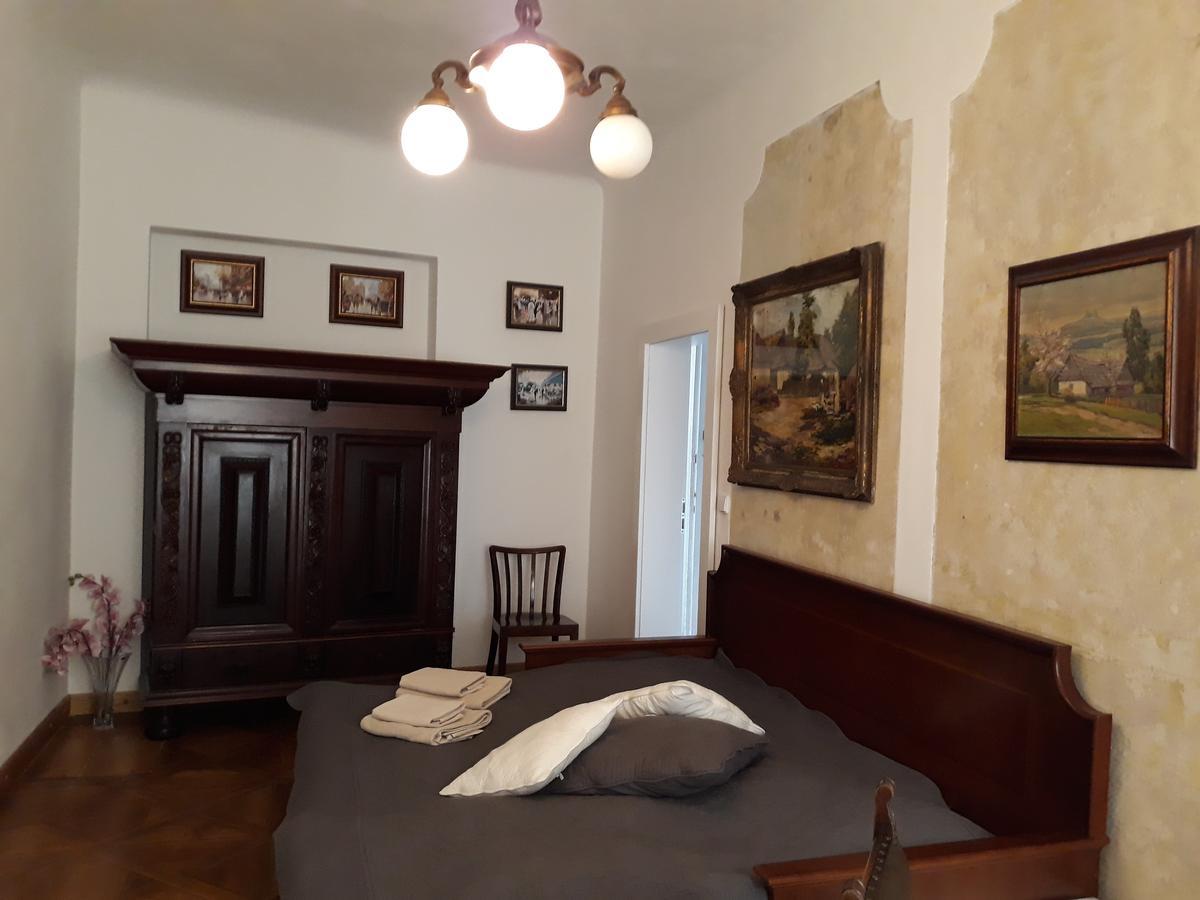 Apartment Old Town Apartment *