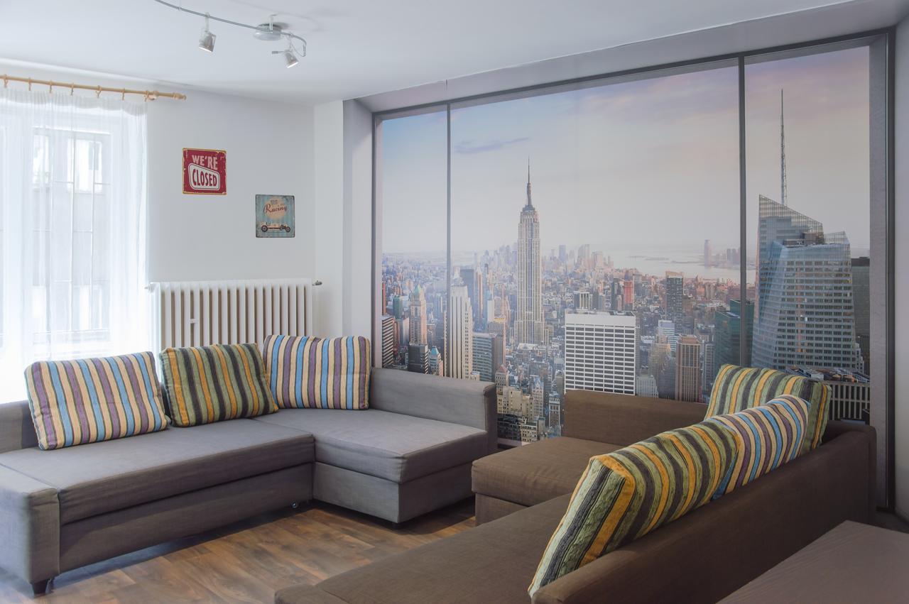 Modern Dlouhá Apartment *