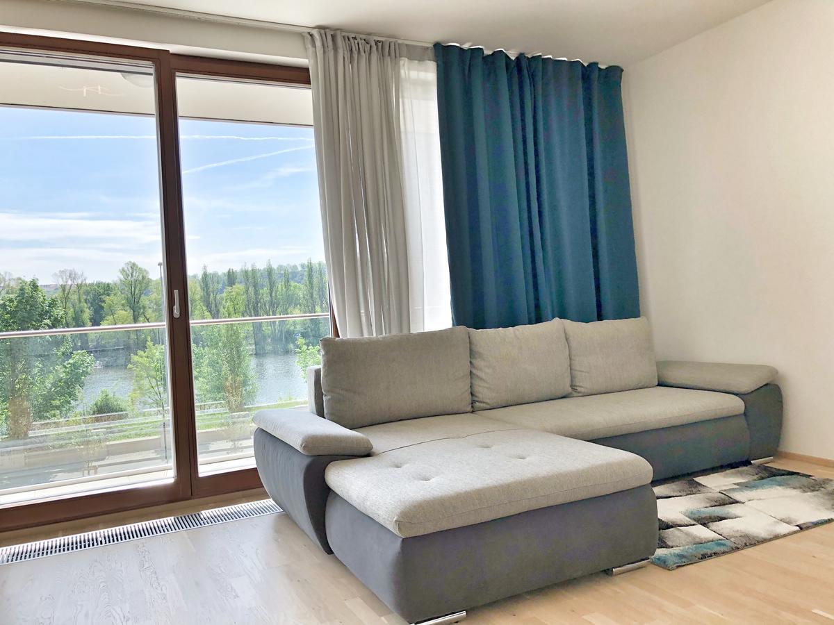 Apartment Luxury Riverside By Refa Group Prag