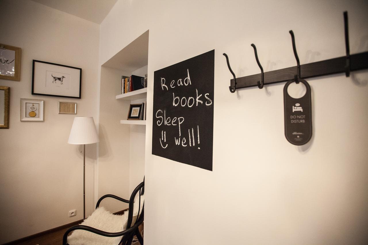 Bed&books Art 3*