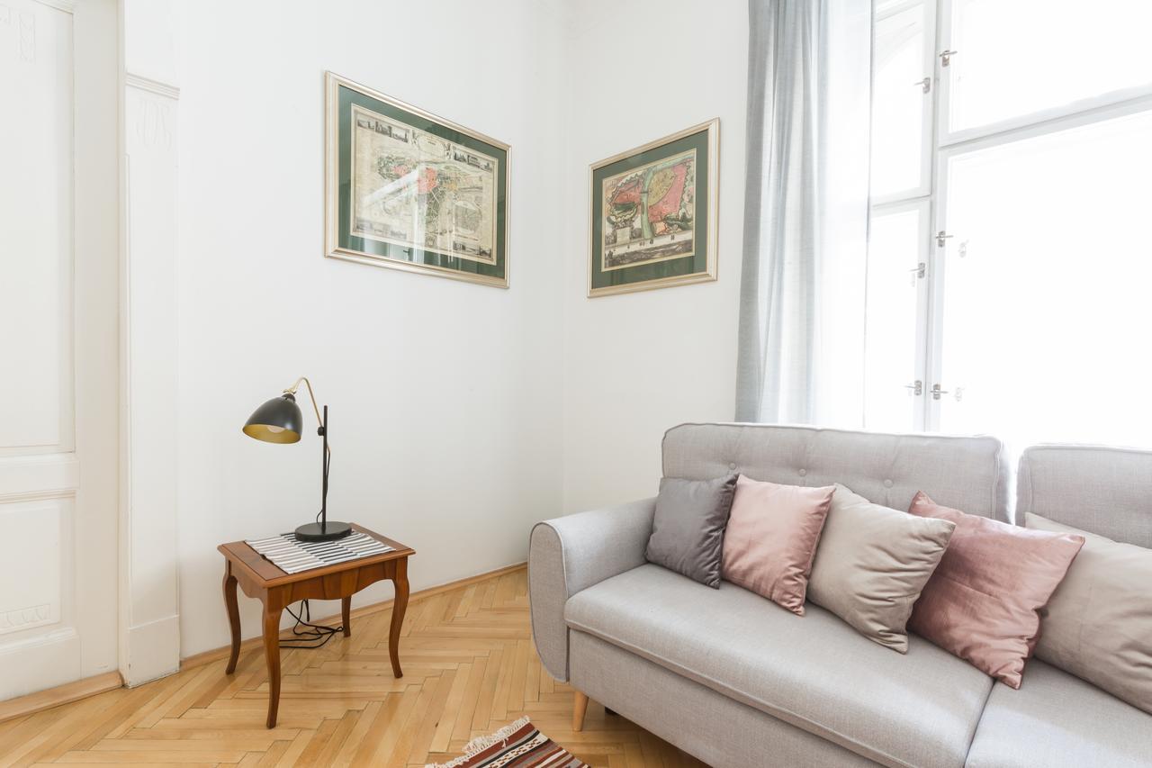 Riverside Apartment Prag
