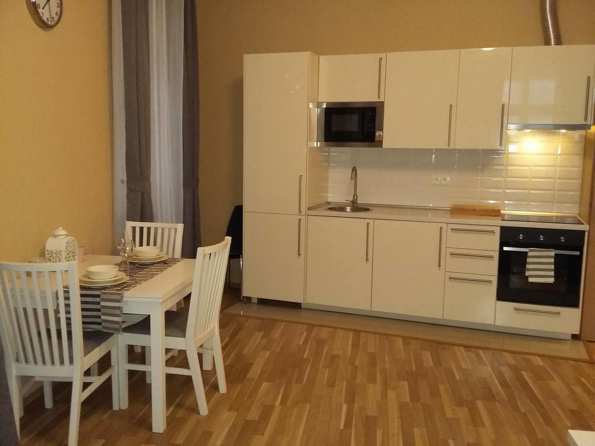 Apartment Vltavska F *
