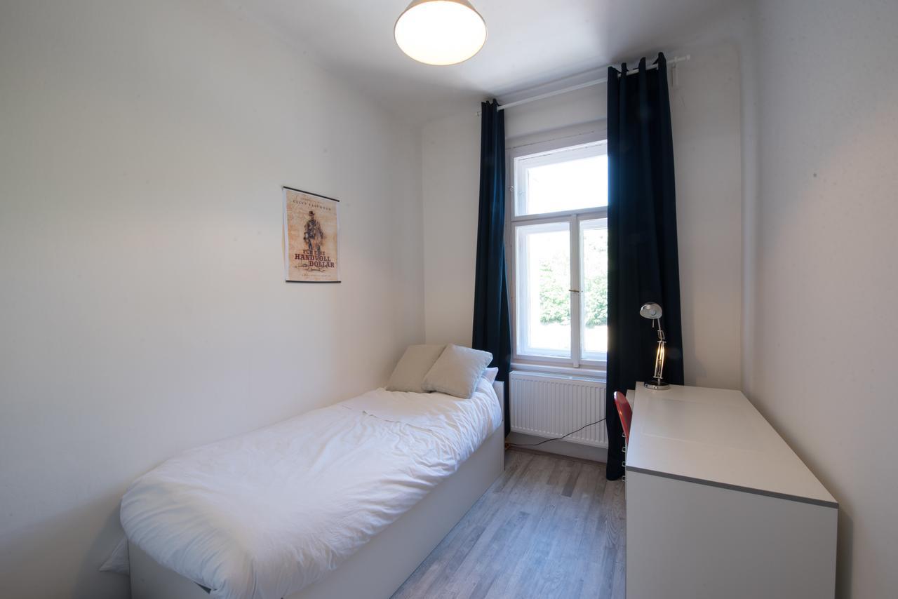 Sergio Leone Private Hostel Prague