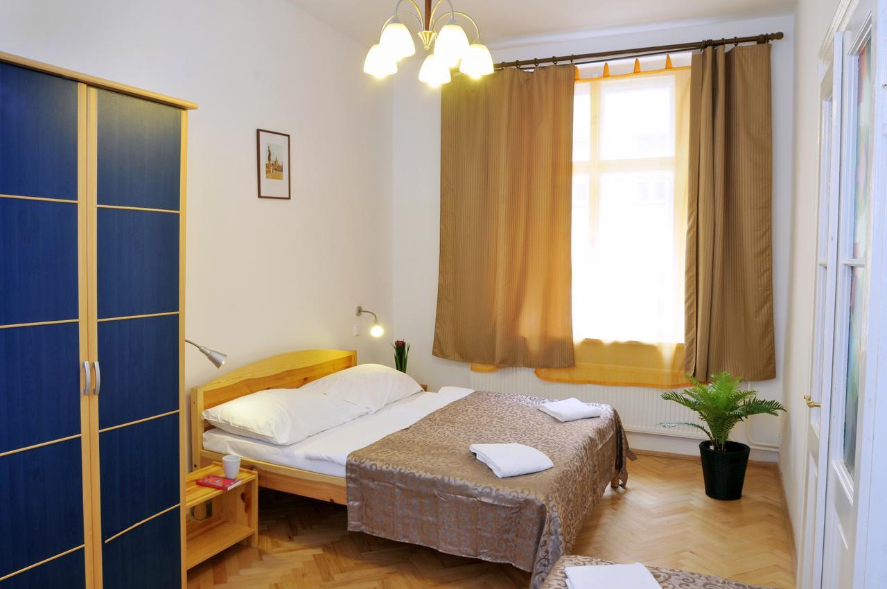 City Hotel