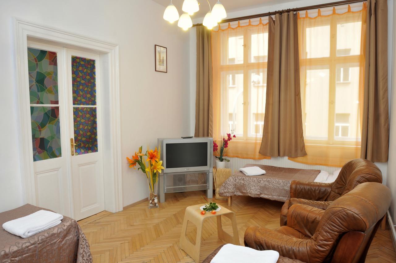 City Hotel