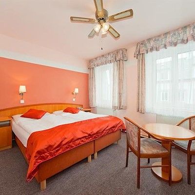 White Lion Hotel 4*