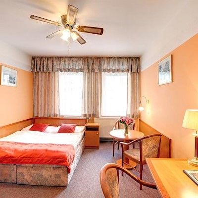 White Lion Hotel 4*