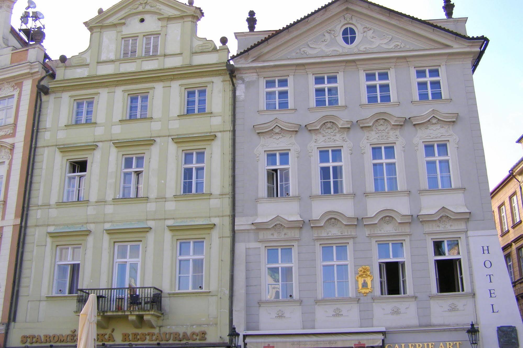 Old Town Square By Emblem Aparthotel 5*