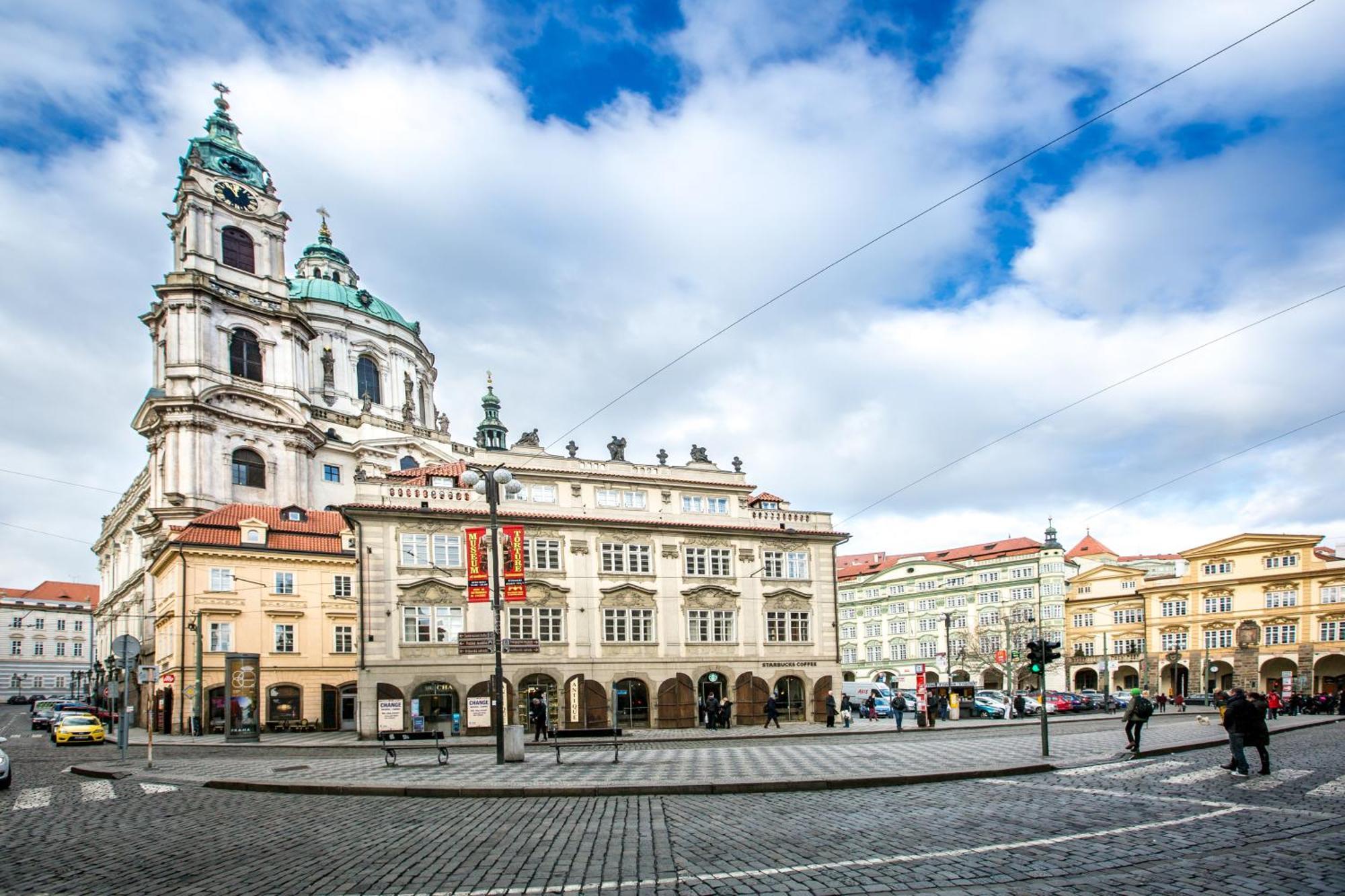 Miss Sophie's Charles Bridge Hotell 4*