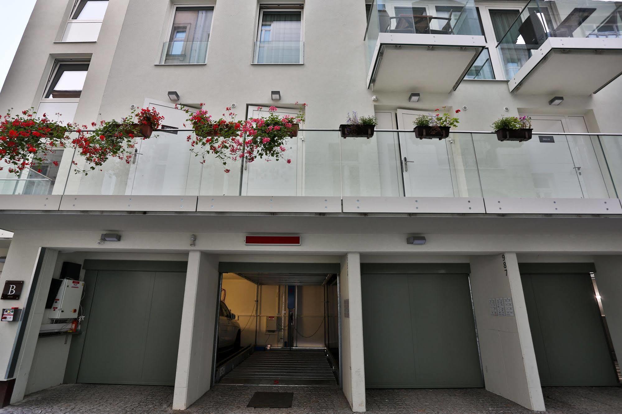 & Aparthotel Praha