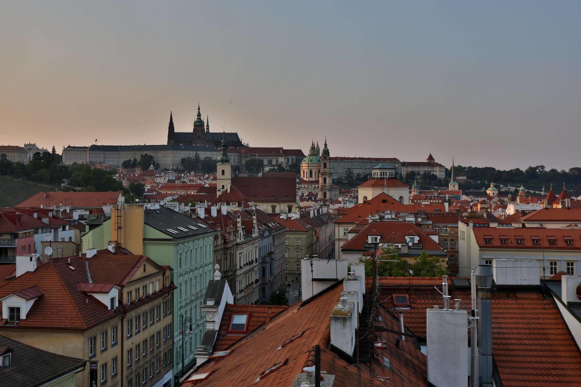 & 4* Praha