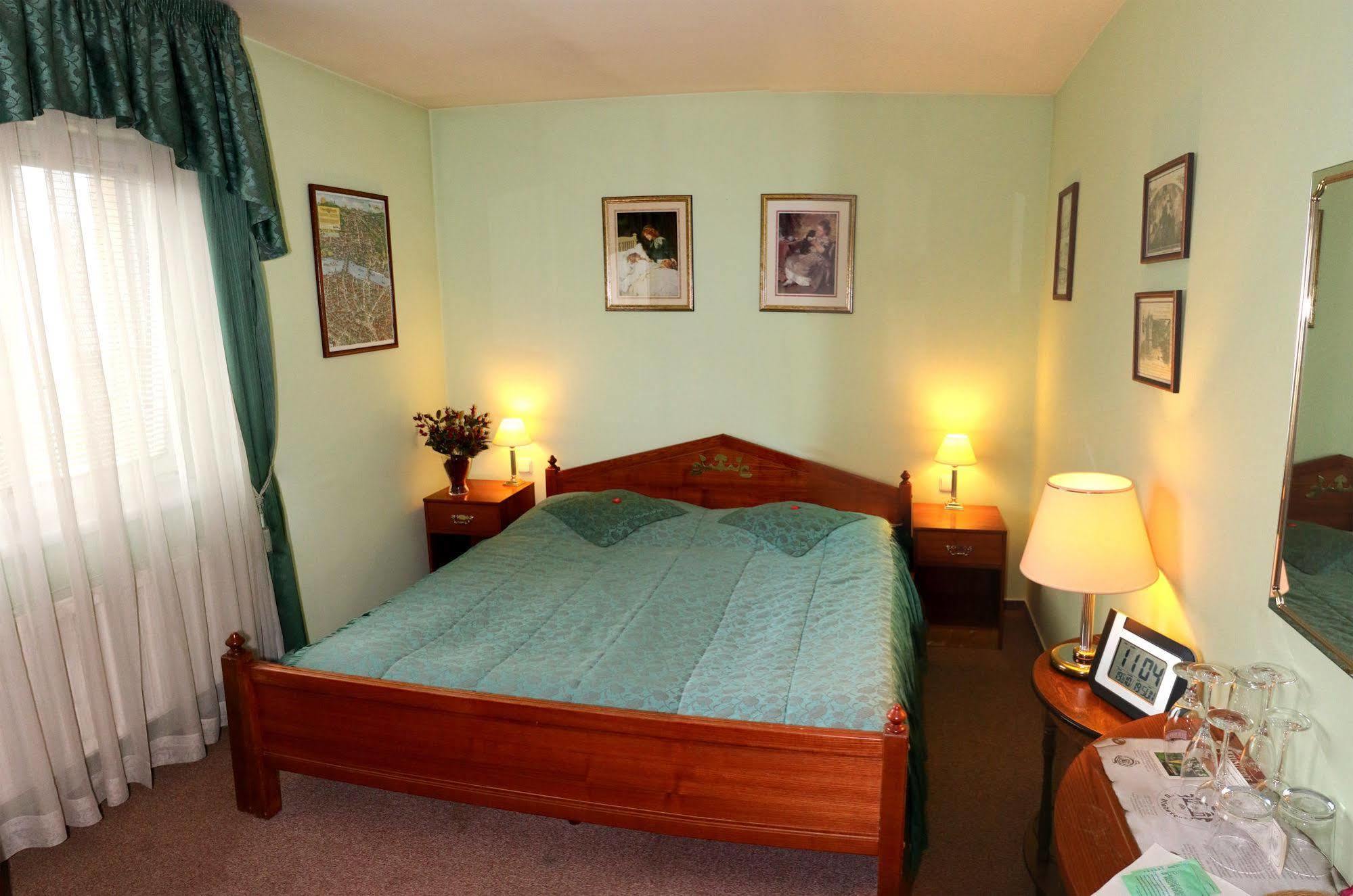Hotel River Star 3*