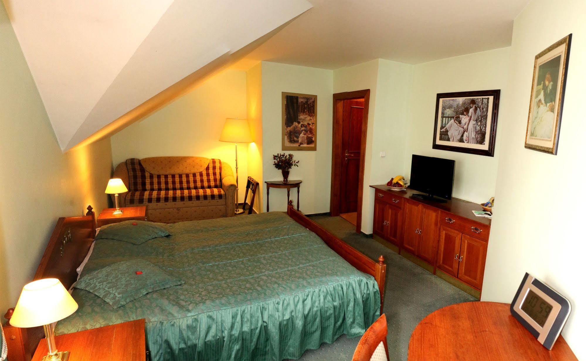 Hotel River Star 3*