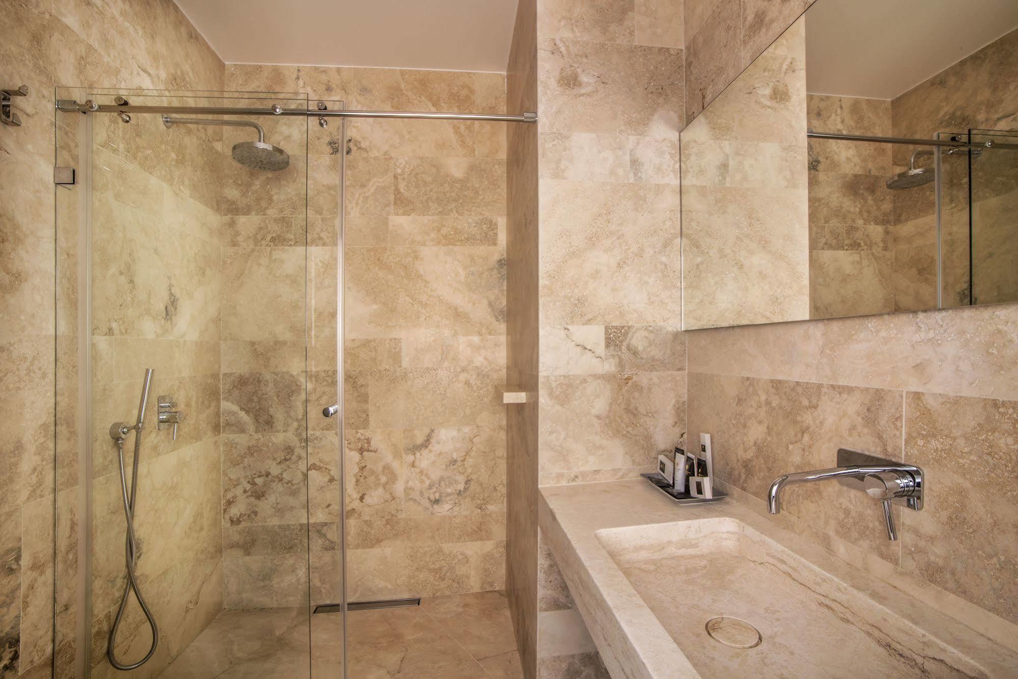 Golden Crown Hotell 4*