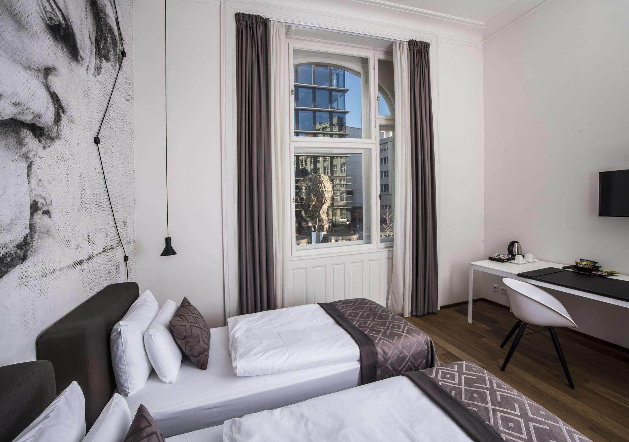 Golden Crown Hotell 4*