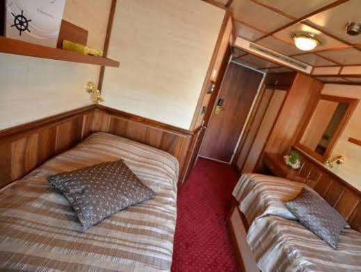 Florentina Boat 3*