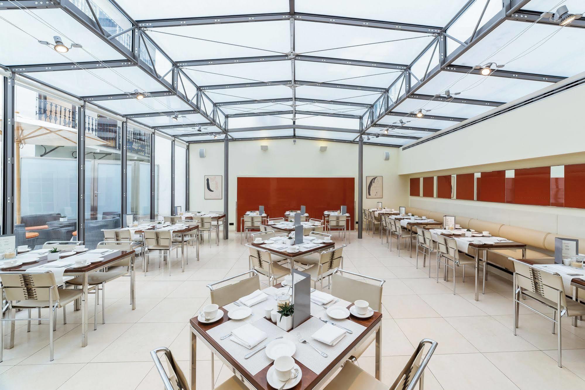 Maximilian 4* Praha