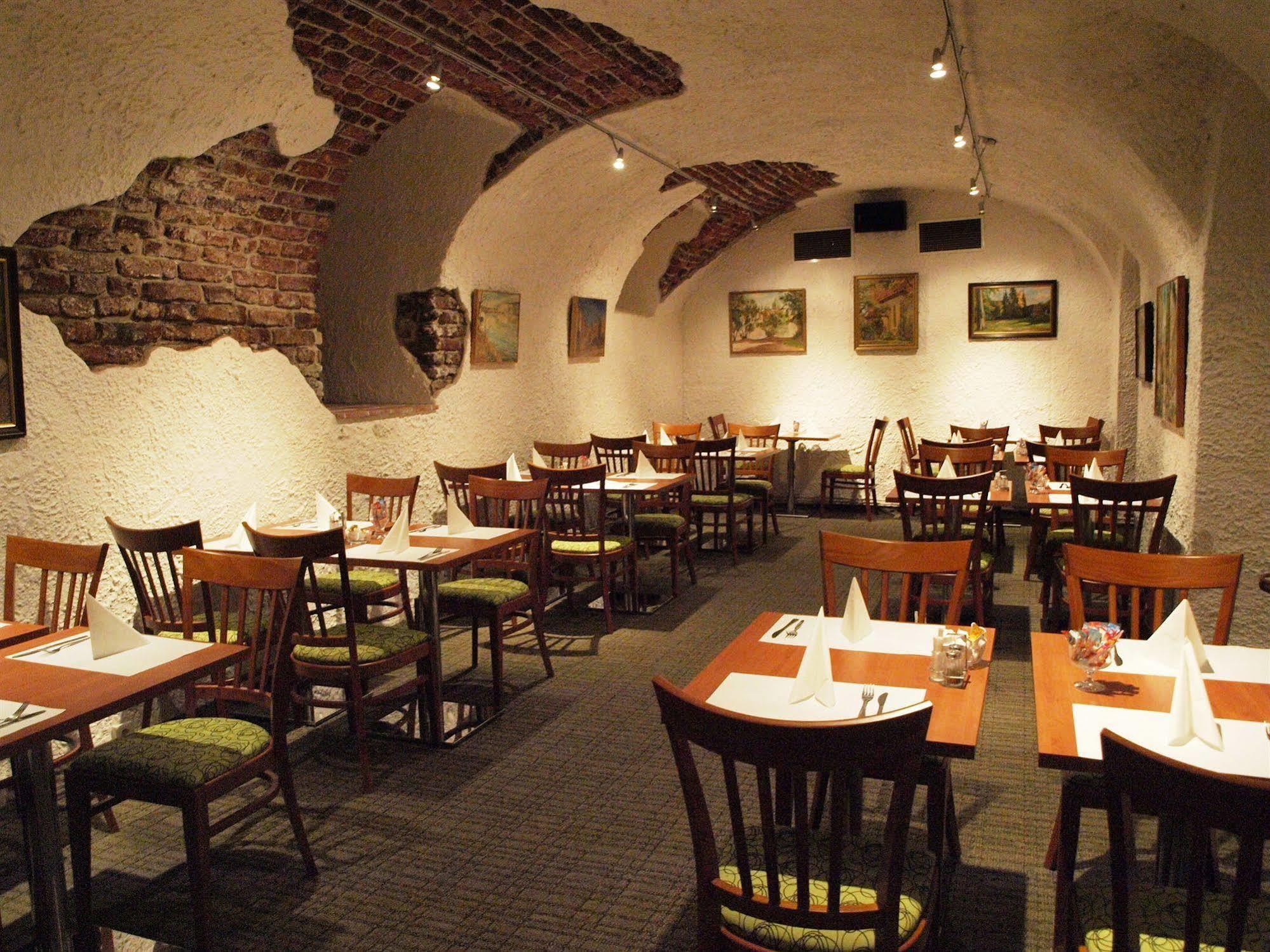 Arbes Hotel