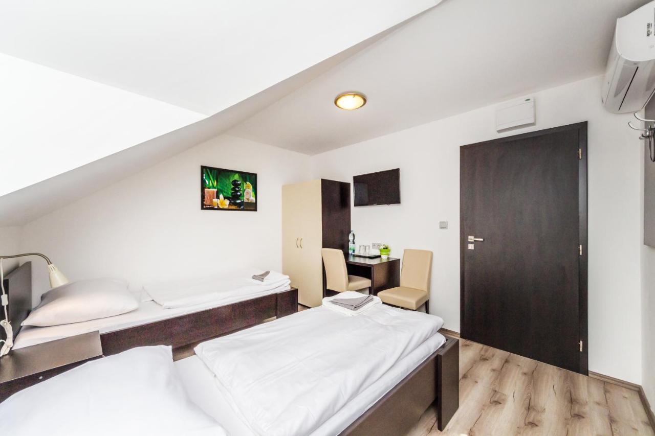 Nova Hospoda - & Restaurant Hotell