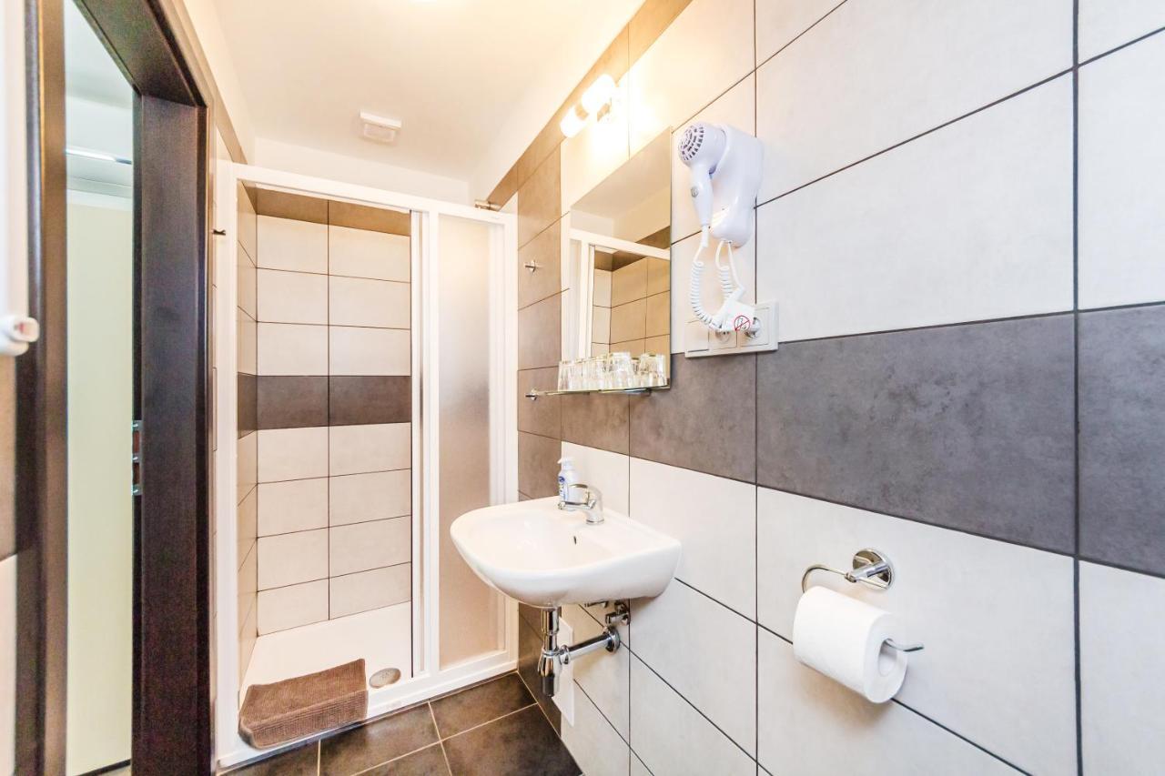 Hotell Nova Hospoda - & Restaurant Prag