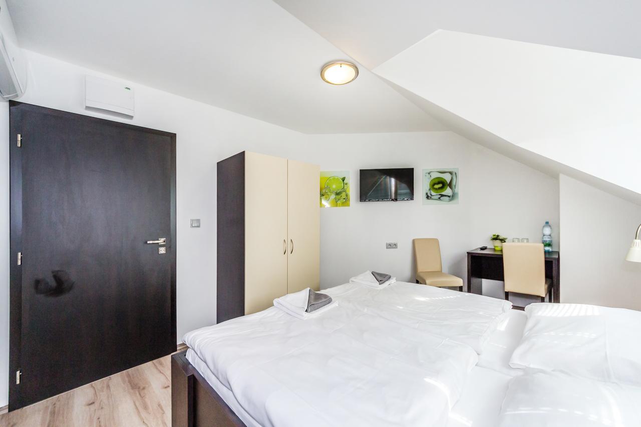 Hotell Nova Hospoda - & Restaurant Prag