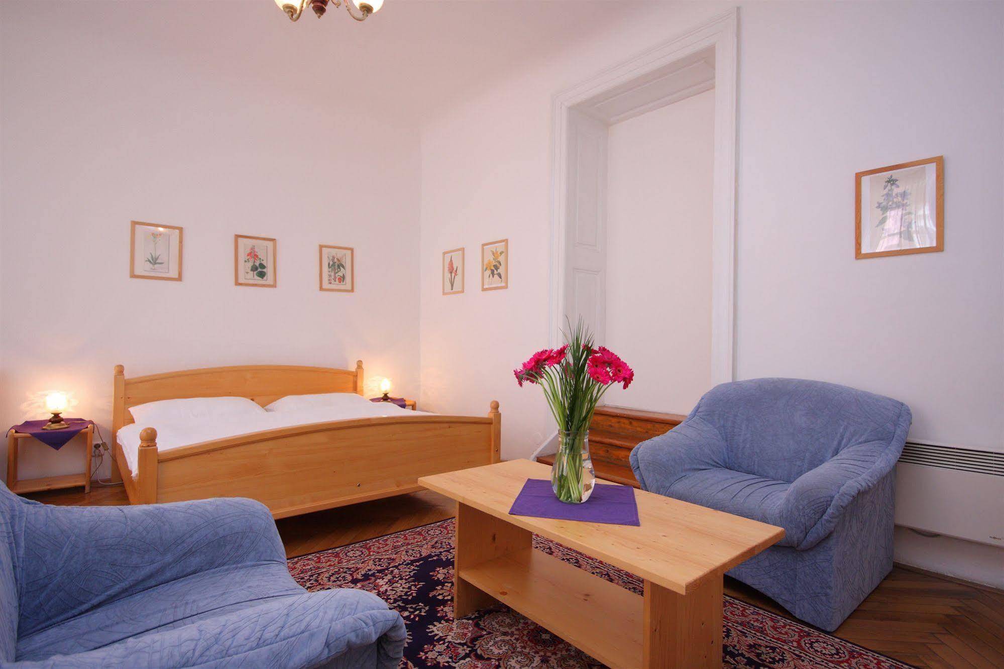 Hotel The Green Garland *