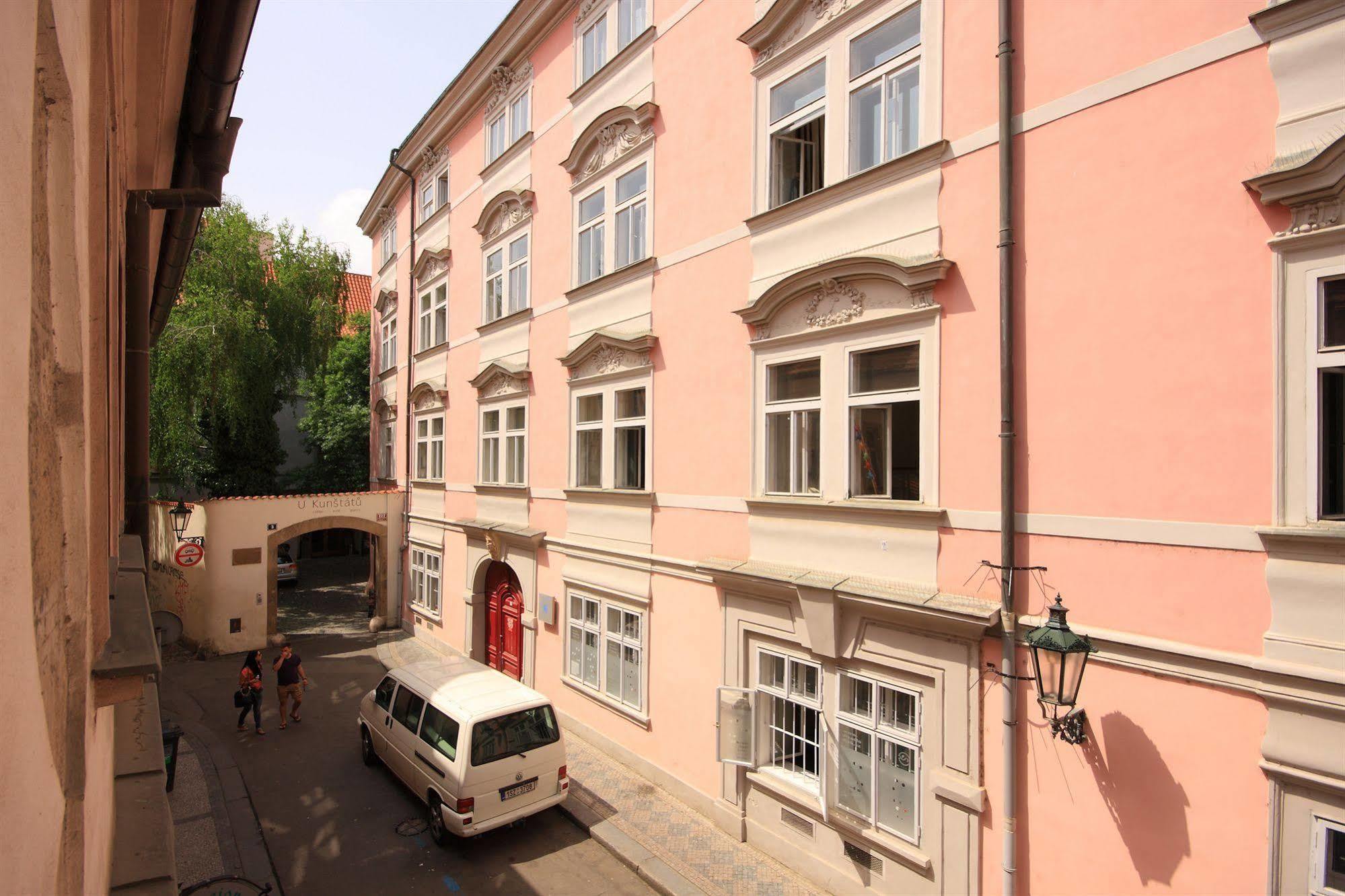 Hotel The Green Garland Prag