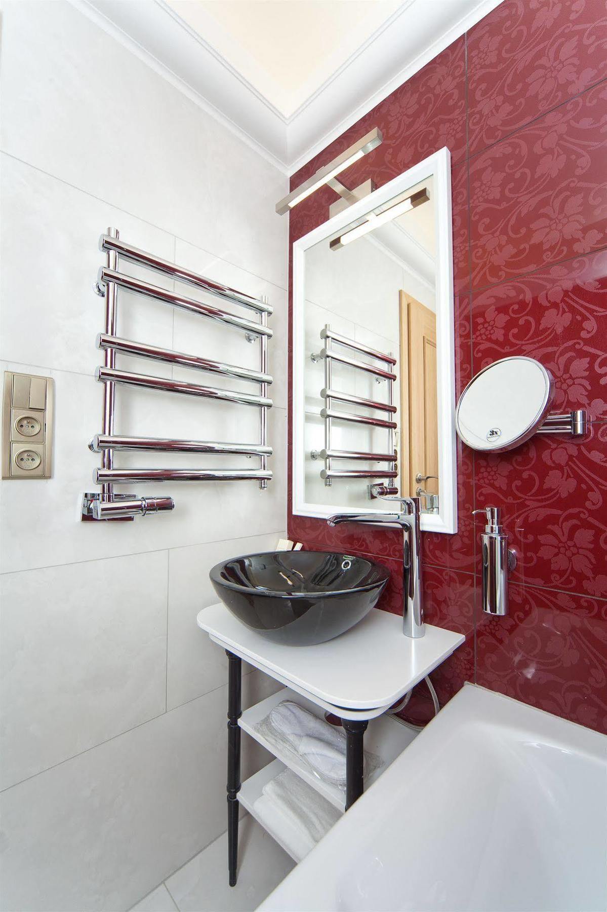 Louren - The Bridge Inn 4*