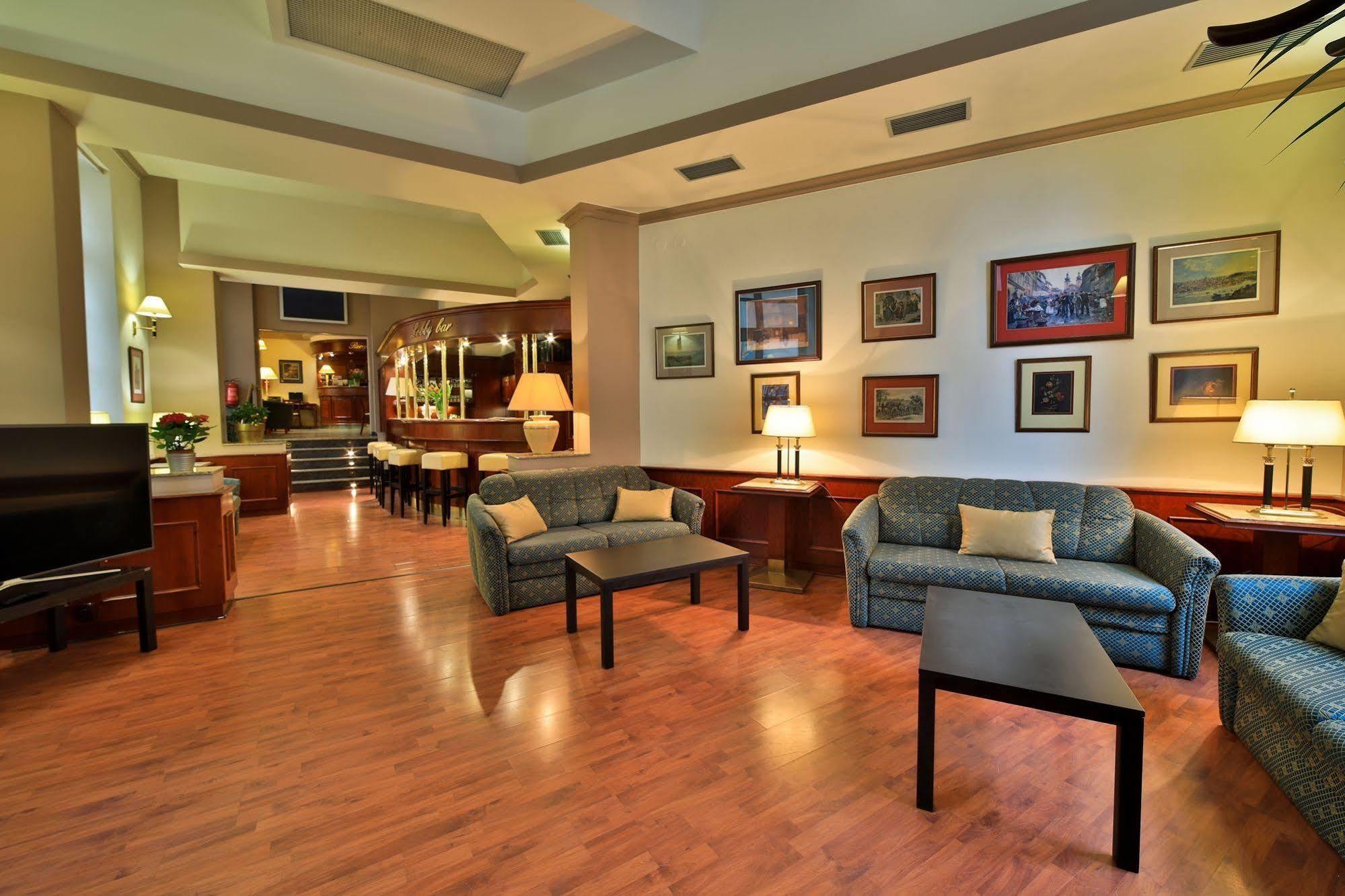 Hotel Carlton 4*