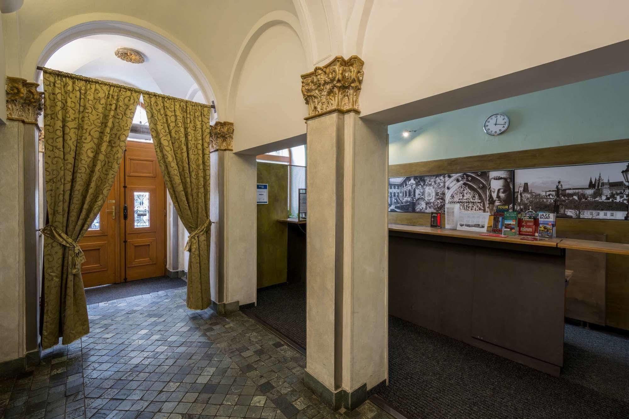 Superior Hotell