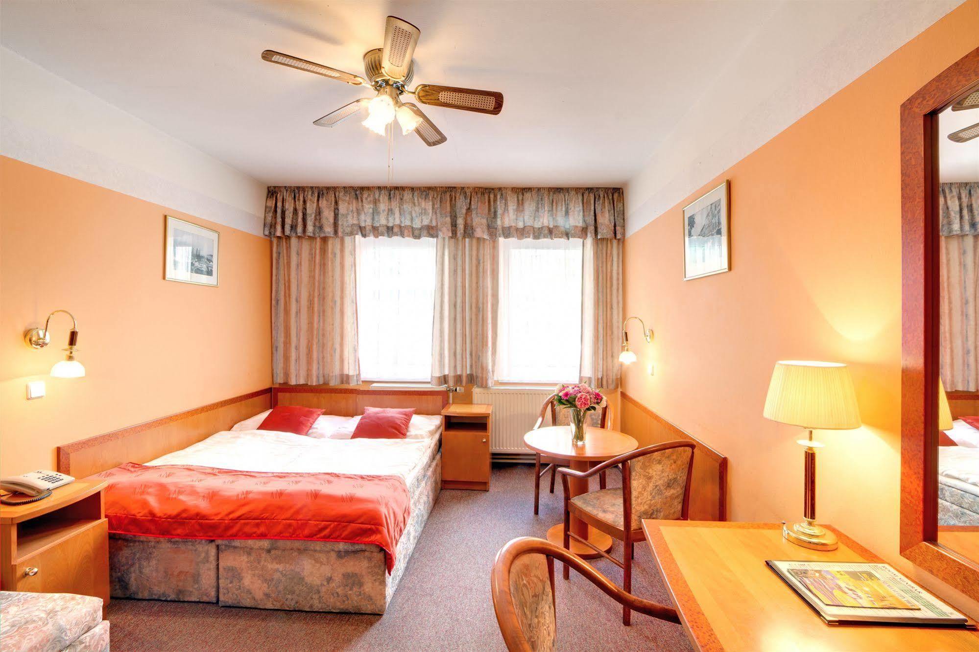 Hotel White Lion