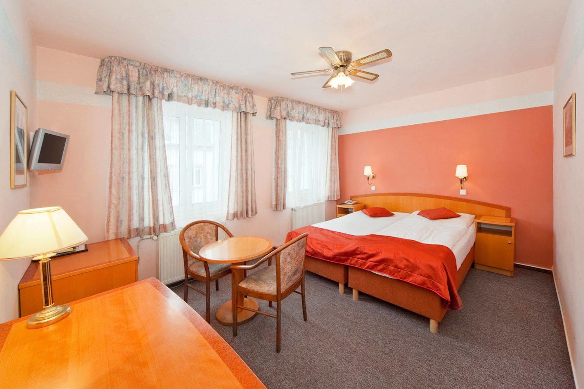 White Lion 4* Prague