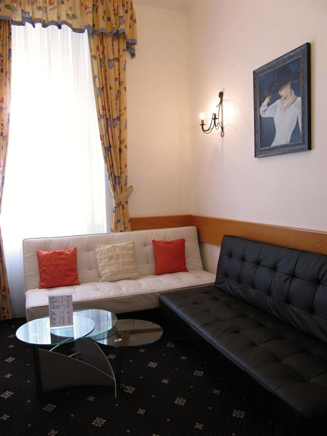 Máchova Hotel