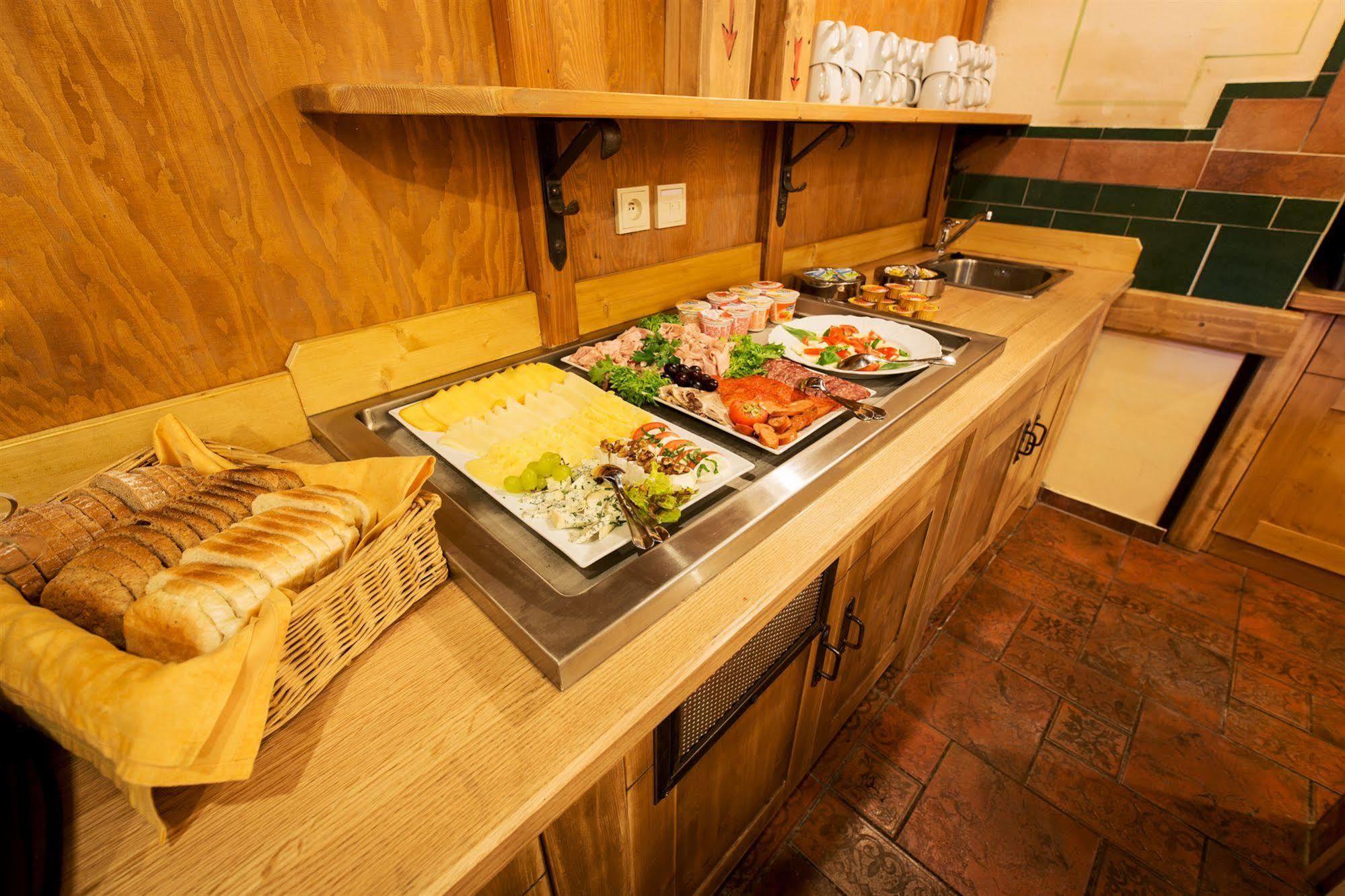 Hotel Selsky Dvur - Bohemian Village Courtyard 4*