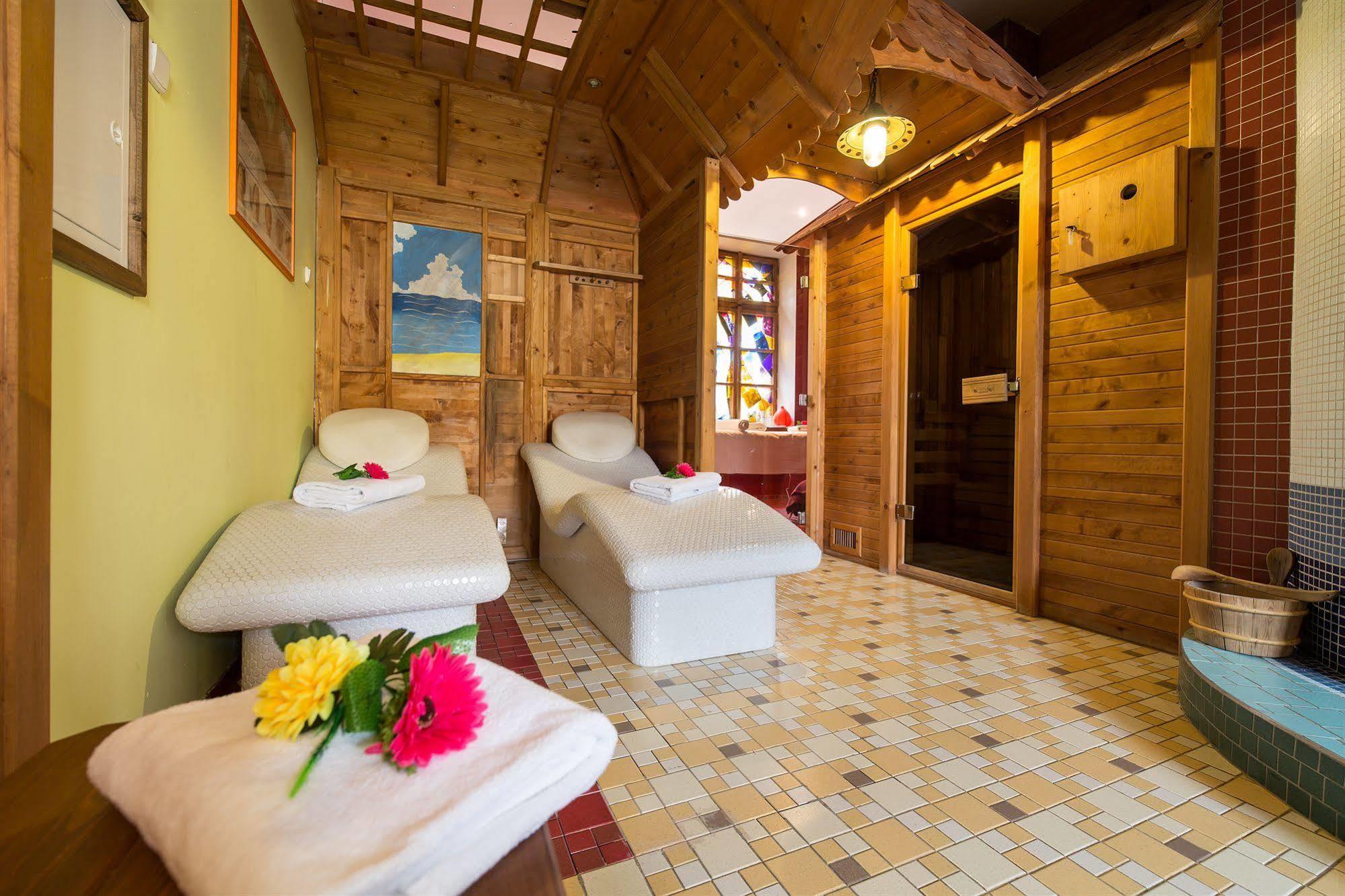 Hotel Selsky Dvur - Bohemian Village Courtyard 4*