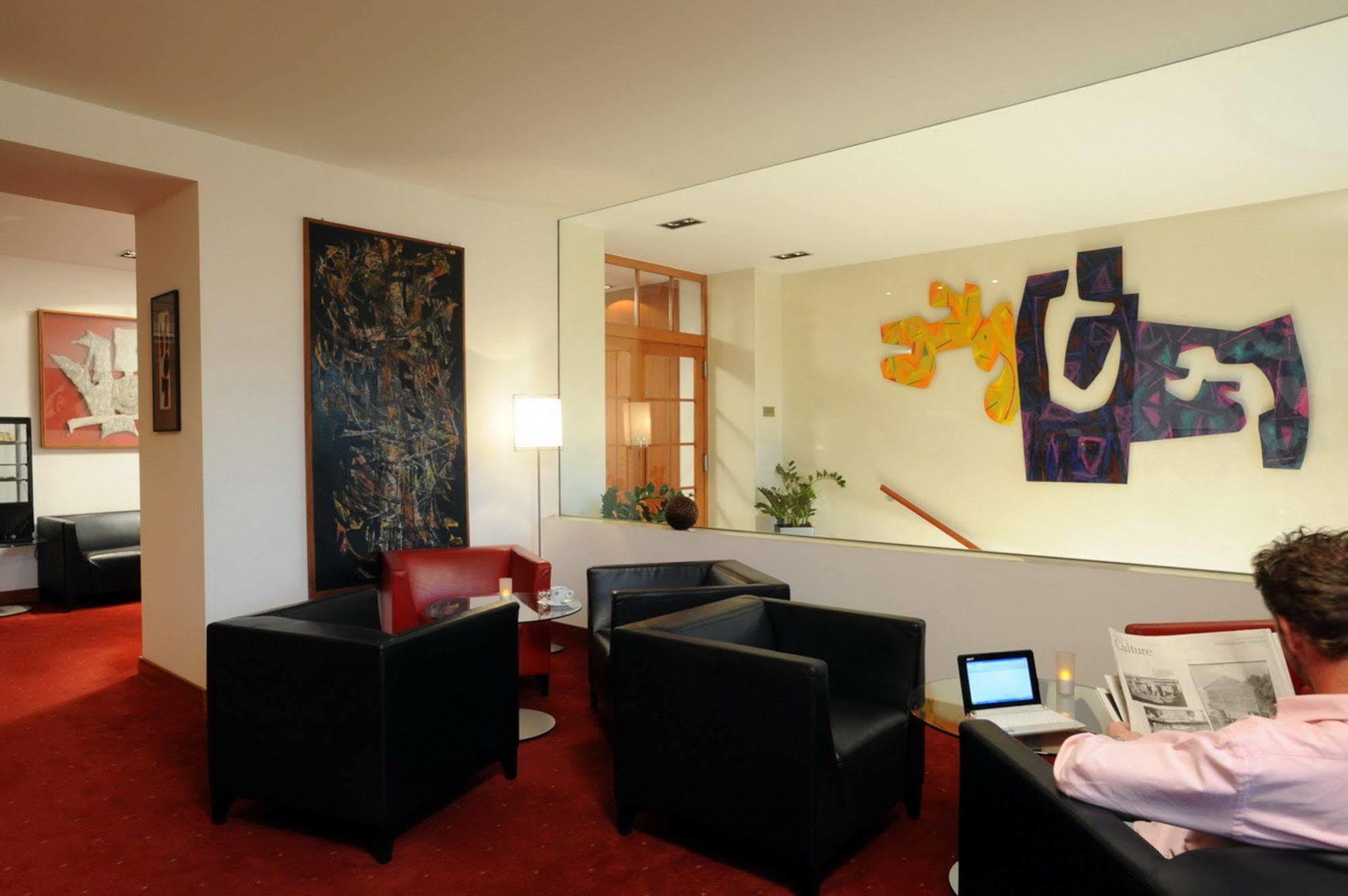 Art Hotell 4*
