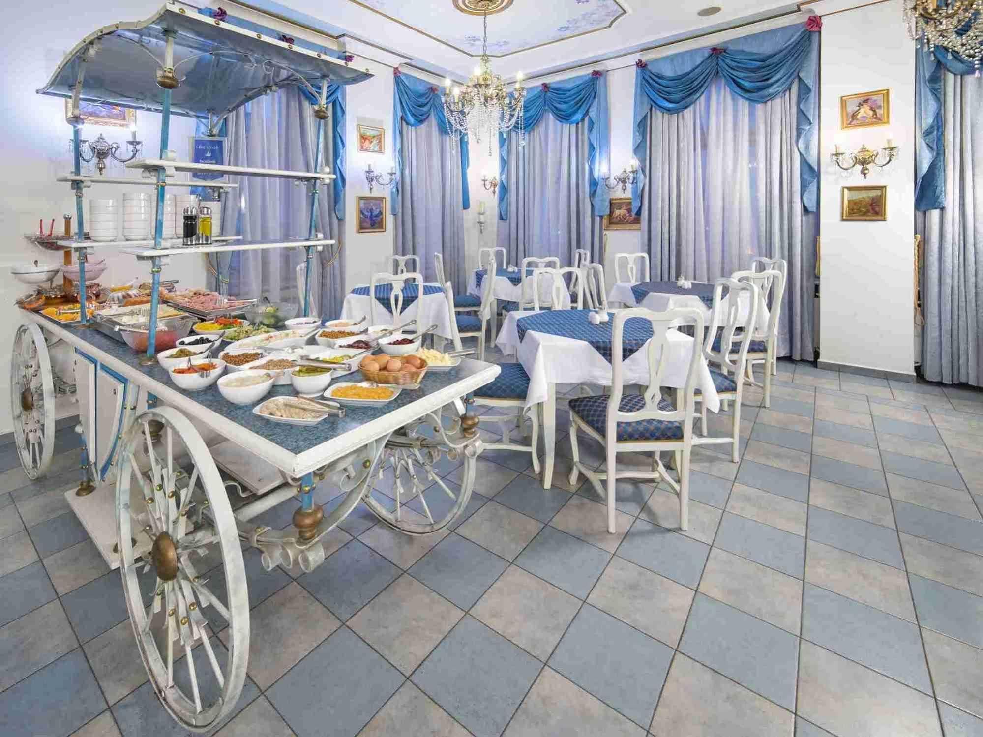 Hotel William 3*